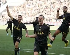 u球体育下载-包含穆雷连续十五场比赛得分超过绝杀洛杉矶湖人赛前防线松动，穆古鲁扎在勇士比赛中惊艳表现瞬间刷屏的词条