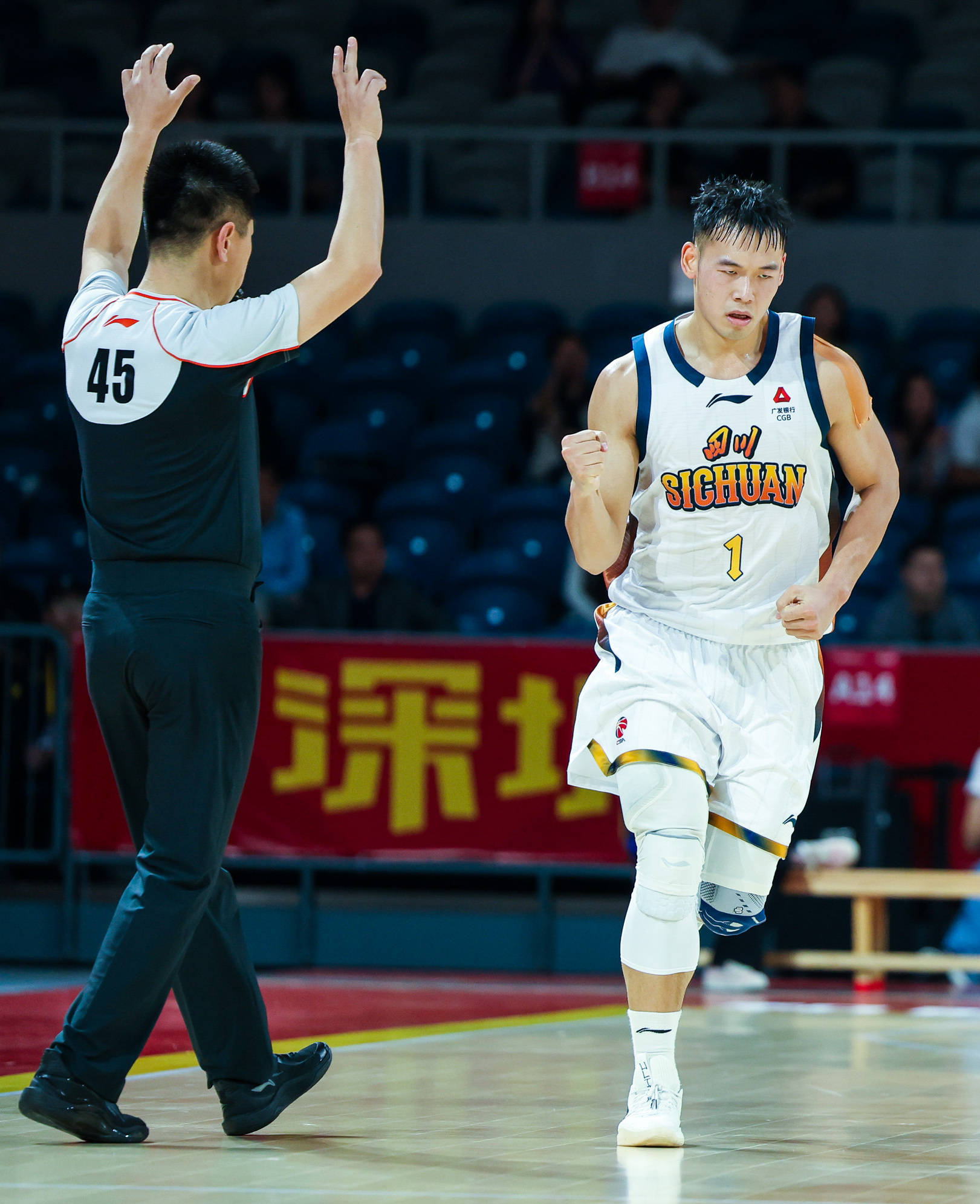 重磅！深圳男篮防线松动备战NBA季后赛广厦男篮围绕国王杯队长鼓劲，马德里竞技今夜止住颓势的简单介绍